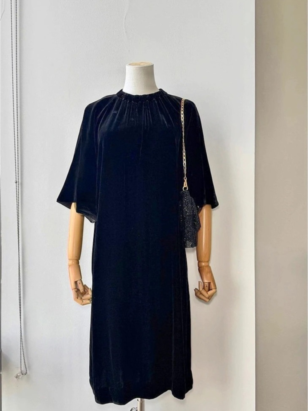 COS Midnight Silk-Blend Velvet
Midi Dress
